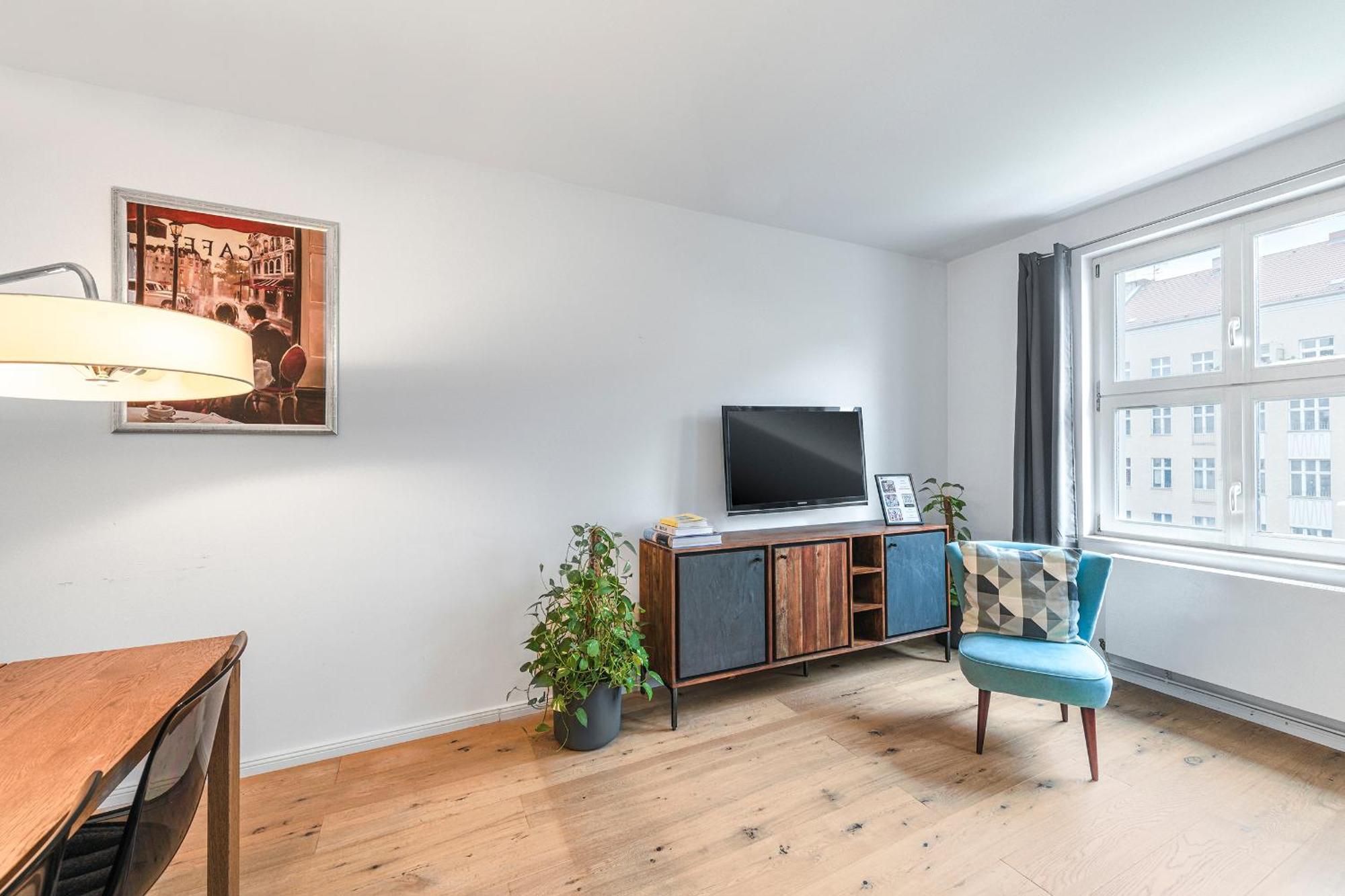 Lofty Torstr Apartments, 4 Unique Units From 1-3 Bedrooms In Mitte, Ideal For Families & Groups, From 2 Up To 8 Guests — Fotos 3